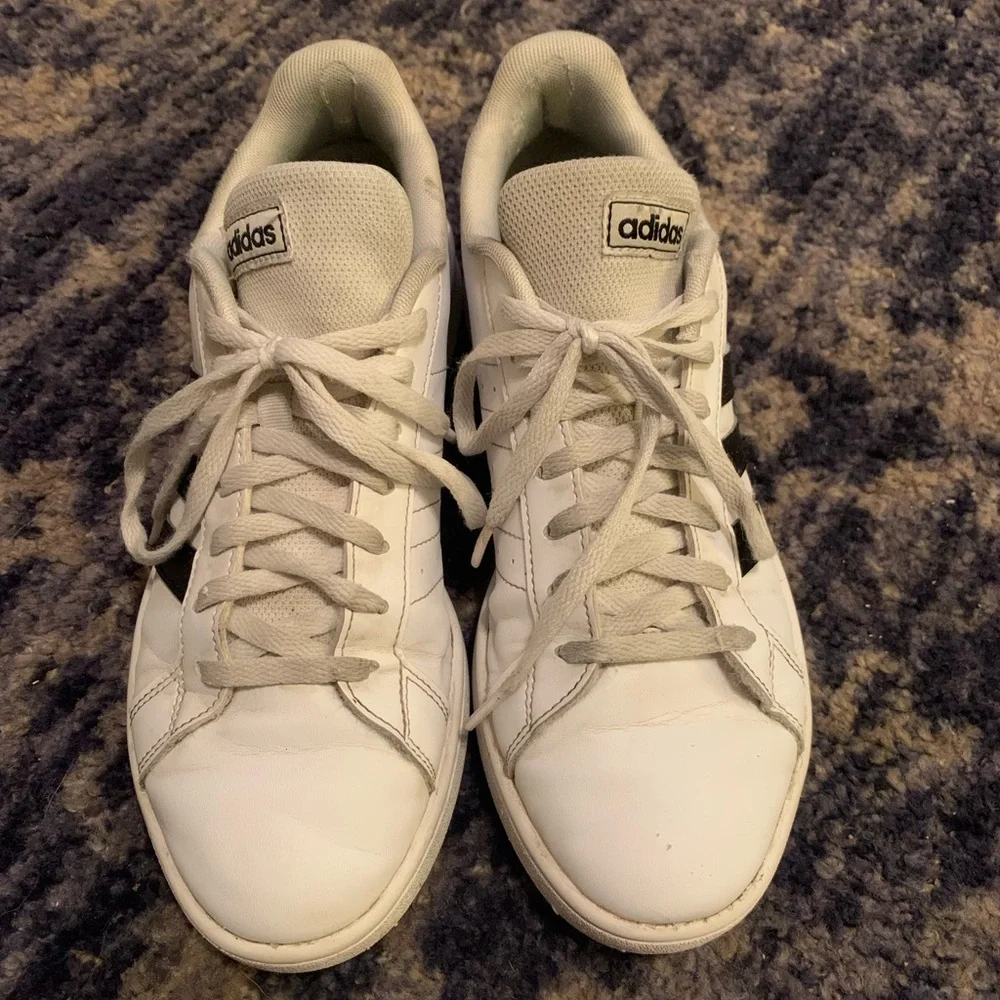 Adidas Superstar Sz 8.5 - Picture 2 of 5